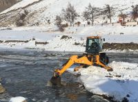 Servicios Públicos distrito 28 de Noviembre comienza las tareas ante la llegada de las bajas temperaturas en el río Primavera
